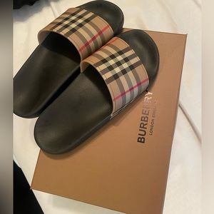 Burberry Furley checkered pool slides